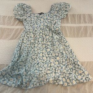 Daisy floral dress in size 10 excellent condition